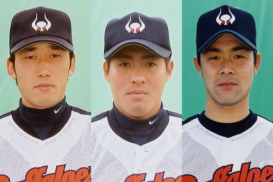 北川の一打で生還した(左から)吉岡、川口、益田