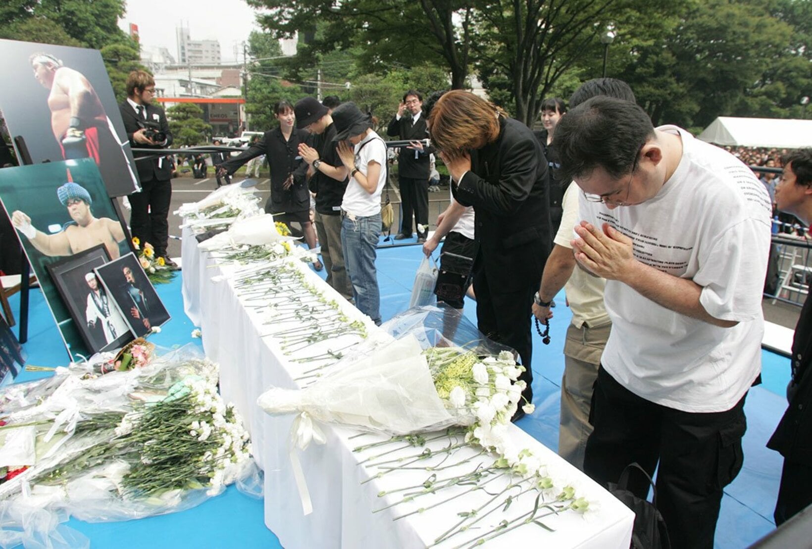 多くのファンが駆け付けた橋本真也さんの合同葬（2005年7月）