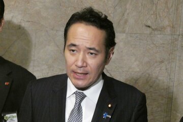 報道対応する簗和生農相