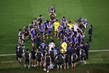 試合後に円陣を組んだ森保ジャパン（ロイター）