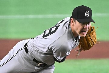 力投するハワード
