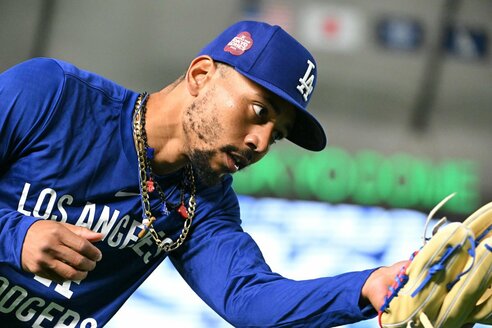 体調不良のベッツは開幕欠場へ「東京シリーズには出場しない」MLB