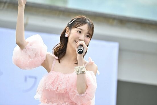 シングル発売イベントを行った柏木由紀(C)You, Be Cool!/KING RECORDS