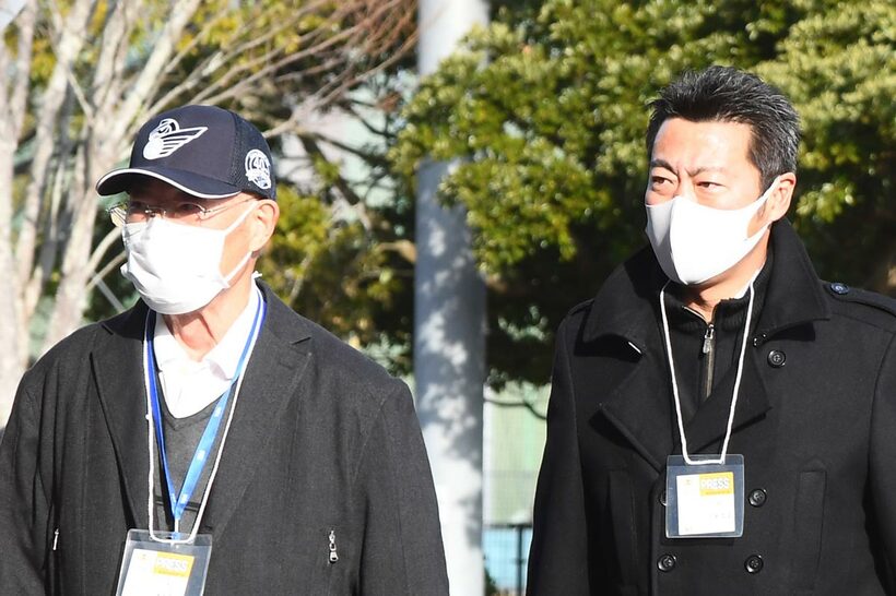 張本勲さん（左）と上原浩治氏（2023年）