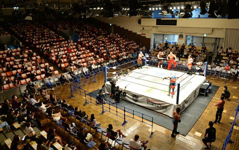  ドラゴンゲートは開始時刻を繰り上げて興行を行う（写真は２０２０年７月の後楽園ホール大会）