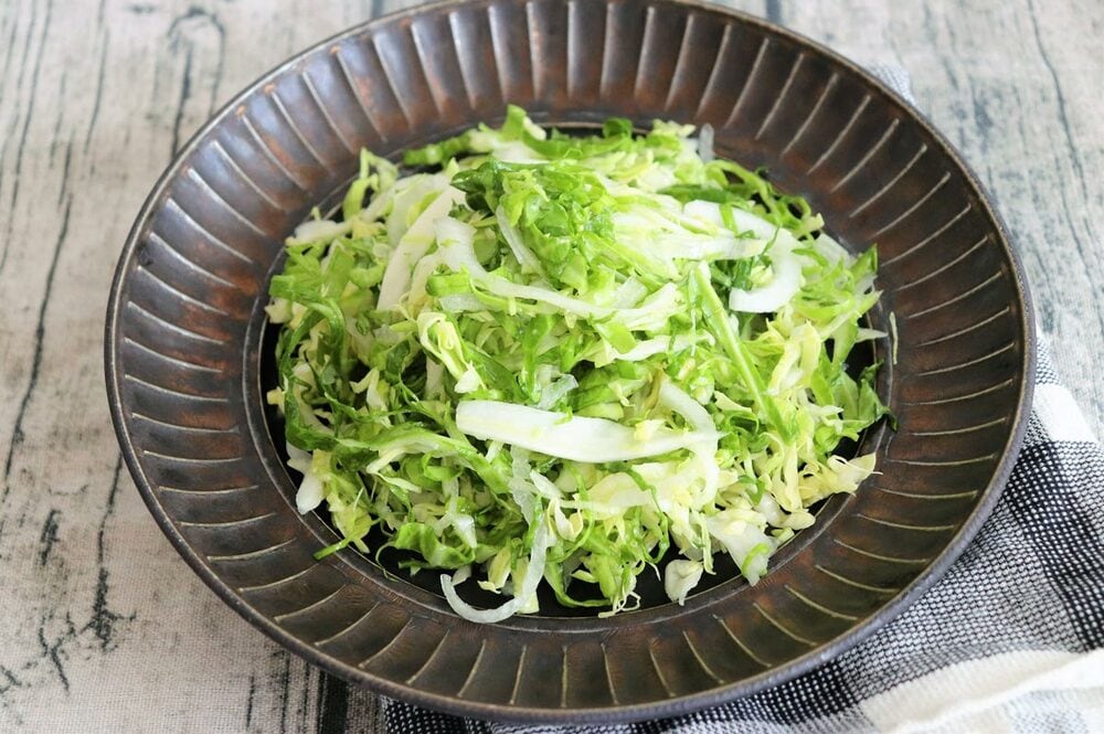 春キャベツと新タマネギの塩レモンナムル