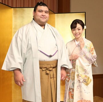  結婚した高安（左）と杜