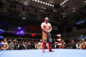 10カウントゴングを聞く太陽ケア(中)