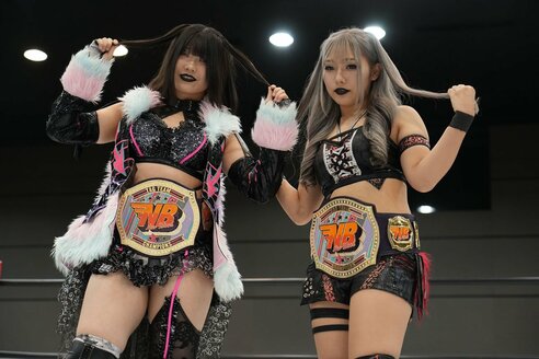 パブロ　稲葉あずさ 等身大タペストリー 2025　女子プロレス　HATE 稲葉あずさ レギュラーカード BBM 2025 女子プロレス JTO - メルカリ