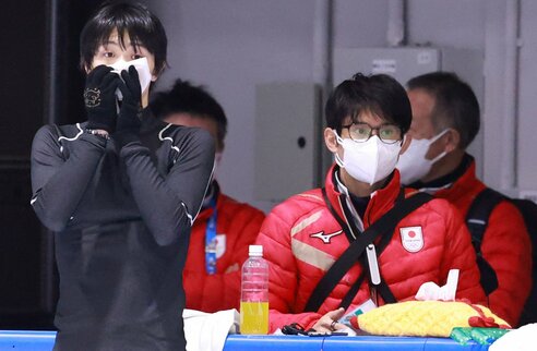 羽生結弦 変わらぬ「プーさん愛」 公式練習で “同色” ティッシュケース