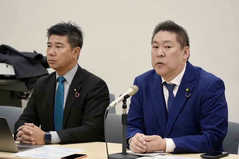 斉藤健一郎氏（左）と立花孝志容疑者
