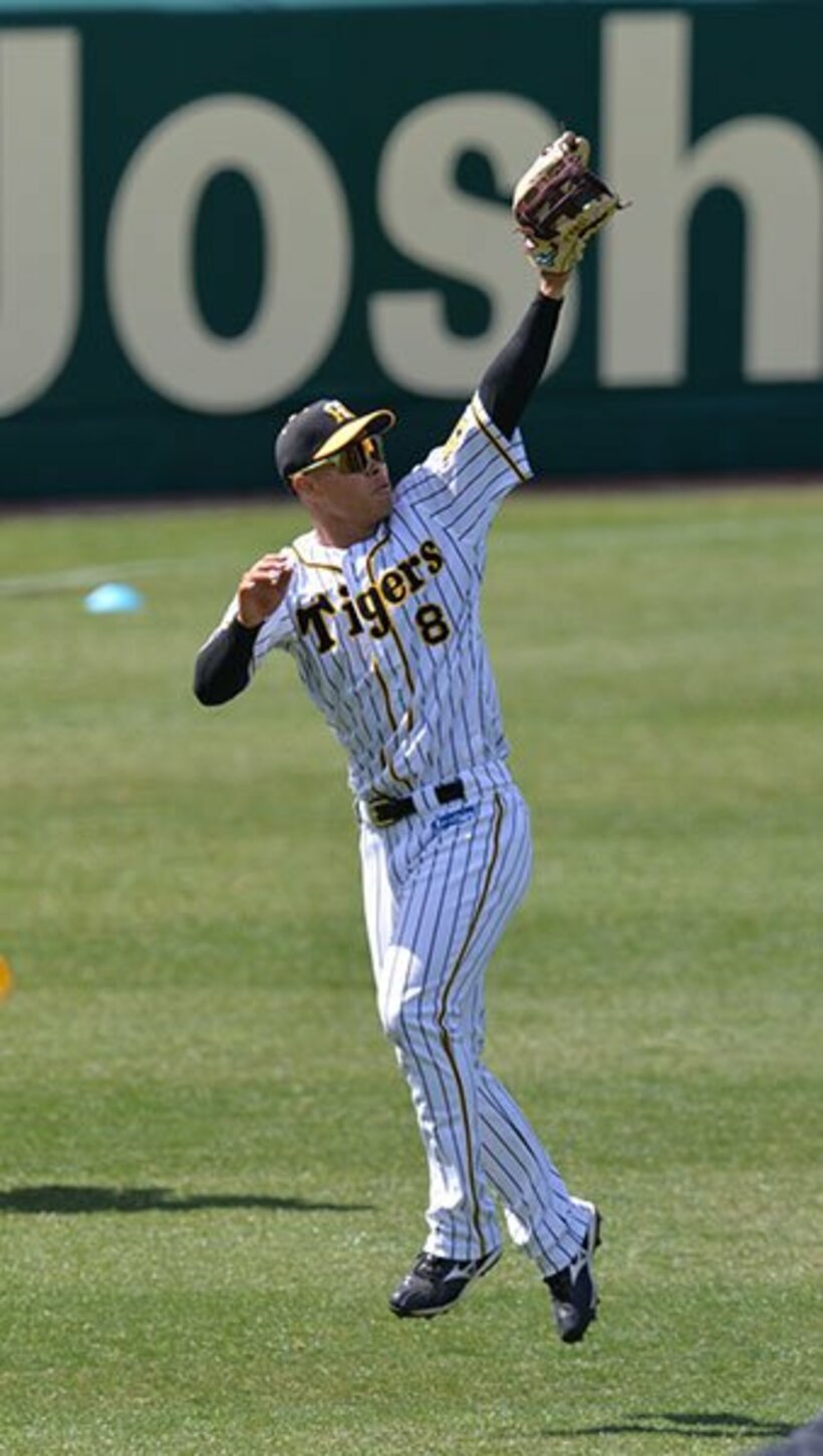  外野守備練習にも余念がない阪神・佐藤輝