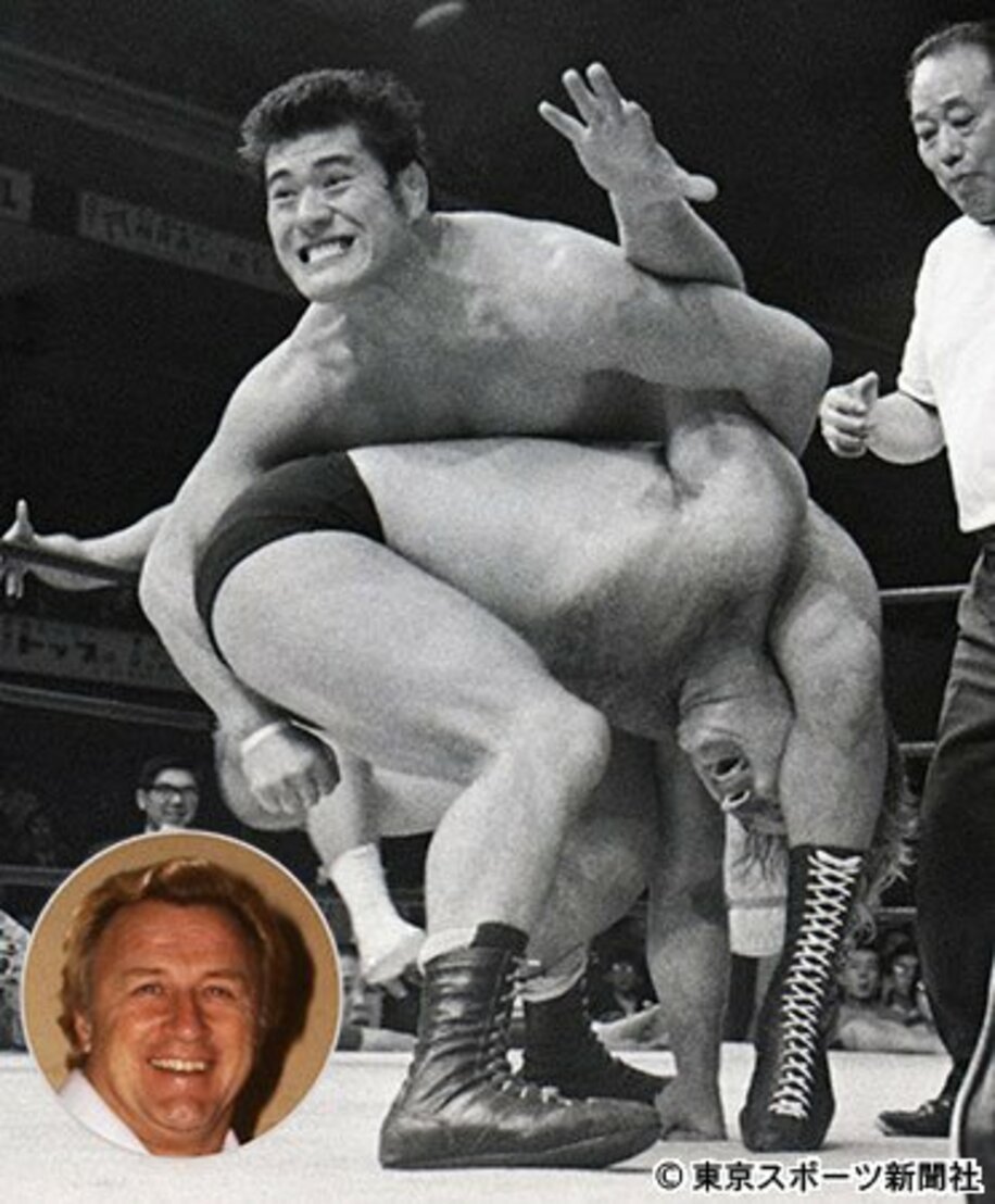 １９７０年１１月、猪木氏と名勝負を展開したニックさん（囲み写真も）。７２分の激闘の末、卍固めに屈した
