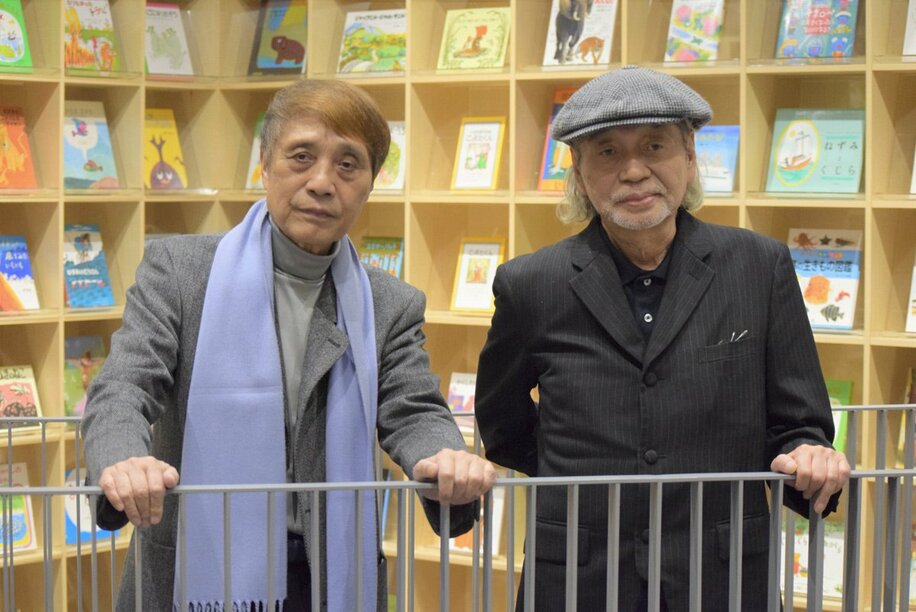  トークショーを行った安藤忠雄氏(左)と細野晴臣（東スポWeb）