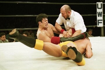ジェームス・ストーンに裏キーロック（95年6月）