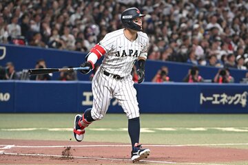 先制３ランを放った佐藤輝