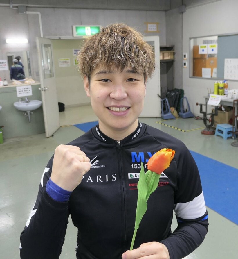 柳原真緒がオランダの花〝チューリップ〟を手に激走を誓った