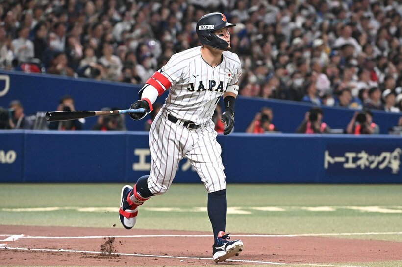 先制３ランを放った佐藤輝