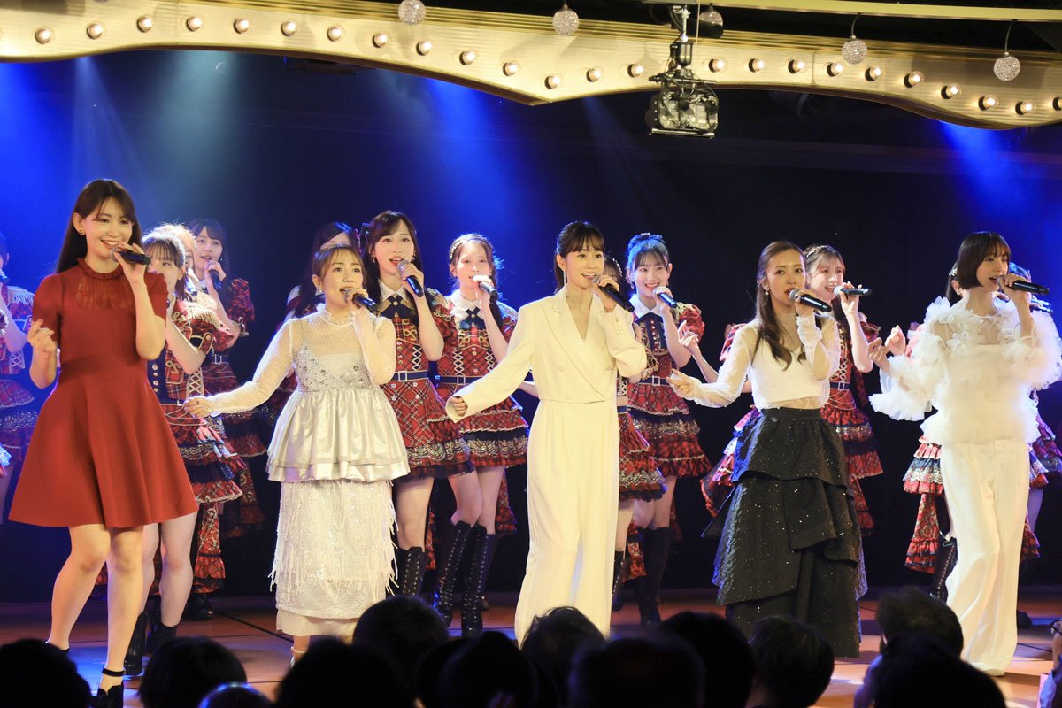 前田敦子らOG参加で20周年大盛況 30年目も存続へ…AKB48現メンバーに