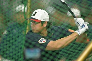 打撃練習をする大谷翔平