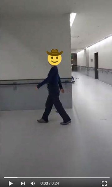  歩行の様子を撮影、アドバイスをしてくれました