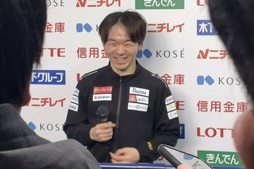 前日練習を終え取材に応じた鍵山優真