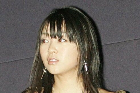 宇多田ヒカル 母・藤圭子さんの命日に「亡くなっても、その人との関係