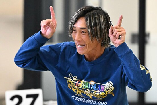「GRANDSLAM」の作業着で前検に臨んだ峰竜太
