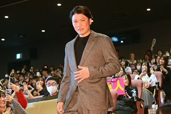 巨人・坂本勇人のトークショーに、大勢のファンが詰めかけた