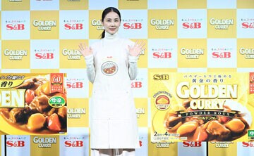 イベントでカレーについて語った吉田羊