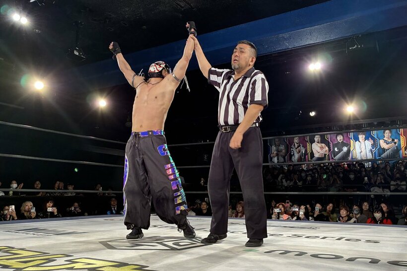 初勝利を喜ぶ隈取