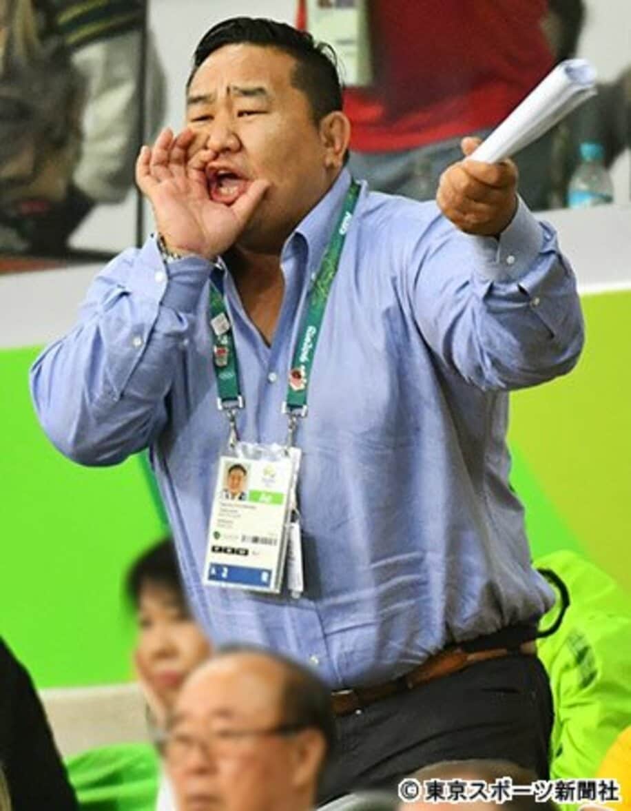 競技会場では自国選手に声援を送っていた朝青龍氏だが…