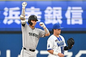初回、適時二塁打を放った巨人・大城卓三