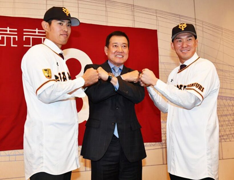  左から井納、原監督、梶谷