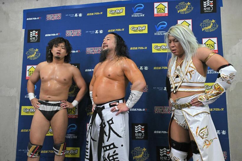 （左から）大森北斗、他花師、愛澤No.1