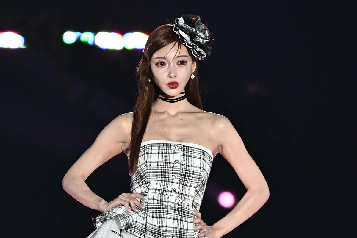 ㉜新品・保証書付 Tony「女神舞う輝ける世界」ミクスドメディア アールビバン 明日花キララ 韓国アイドルとの密会報道を文書で否定「法的措置を検討