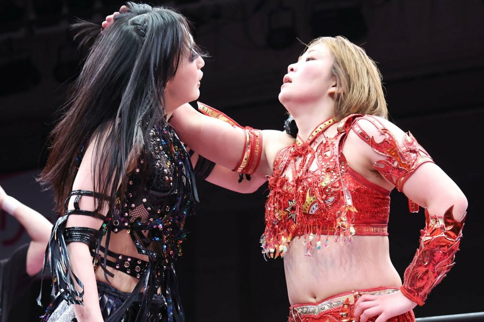 スターダム・上谷沙弥(左)との遺恨が解消されていないSareee
