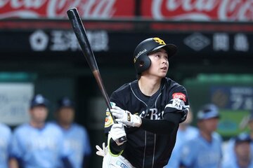 川瀬晃は２号２ランを含む３安打の大活躍