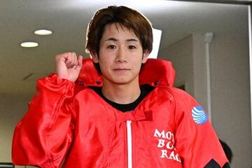 優勝戦進出を決めガッツポーズの関浩哉