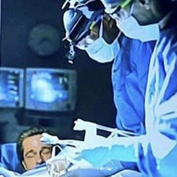 詐欺師が使ったブラッド・ピット「手術」のAI生成画像