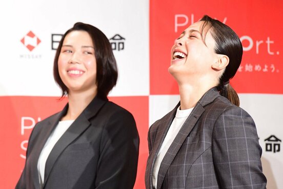 出口ケリー（左）と出口クリスタ