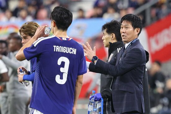 ガーナ相手に無失点で快勝した日本代表・森保監督(右)