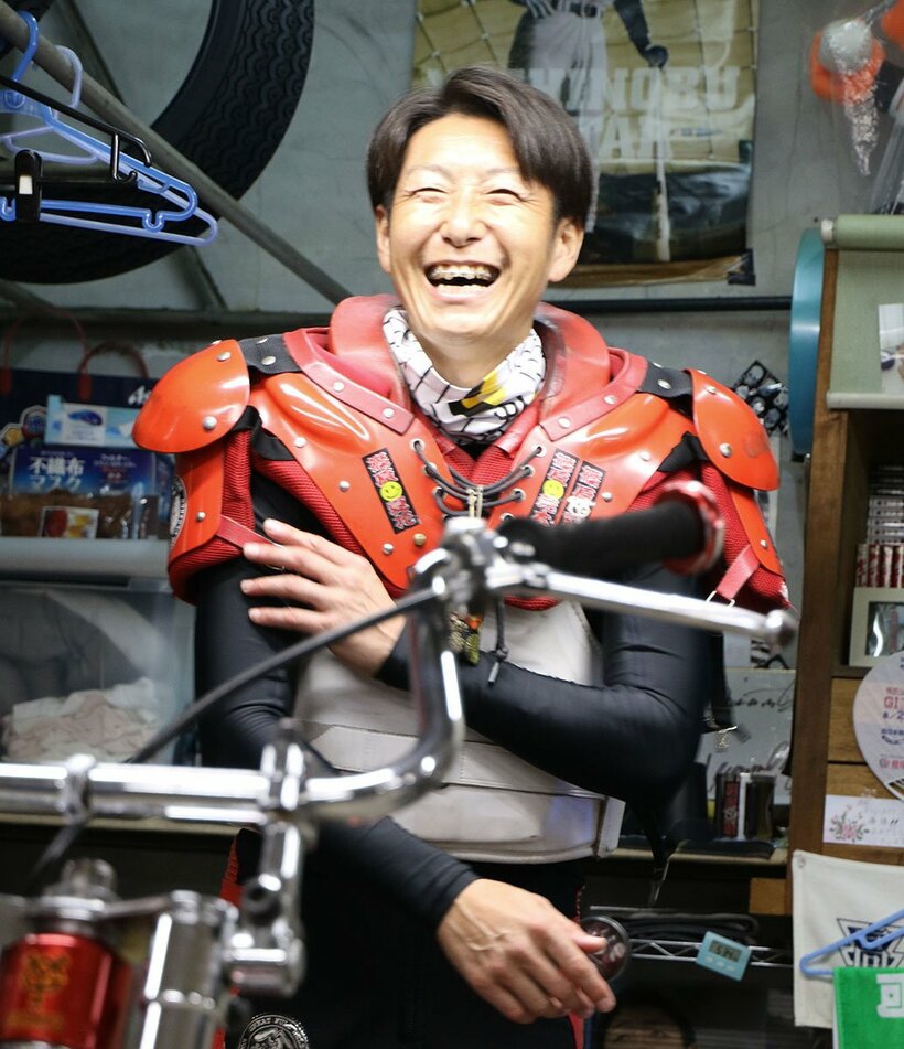  １着に笑顔の篠原睦-（東スポWeb）