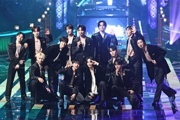 １３人組のＫ―ＰＯＰグループ「ＳＥＶＥＮＴＥＥＮ」