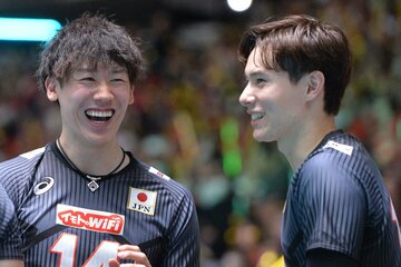 左から石川祐希、高橋藍