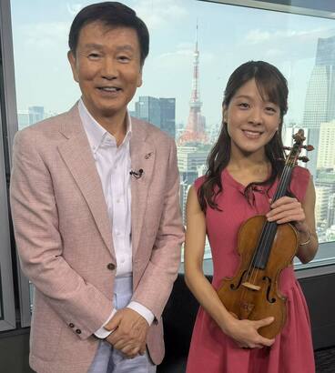 森田健作（左）と廣津留すみれ