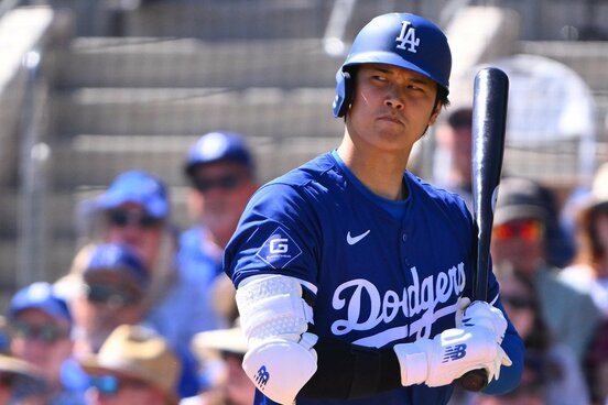 ３回、厳しい表情を見せる大谷