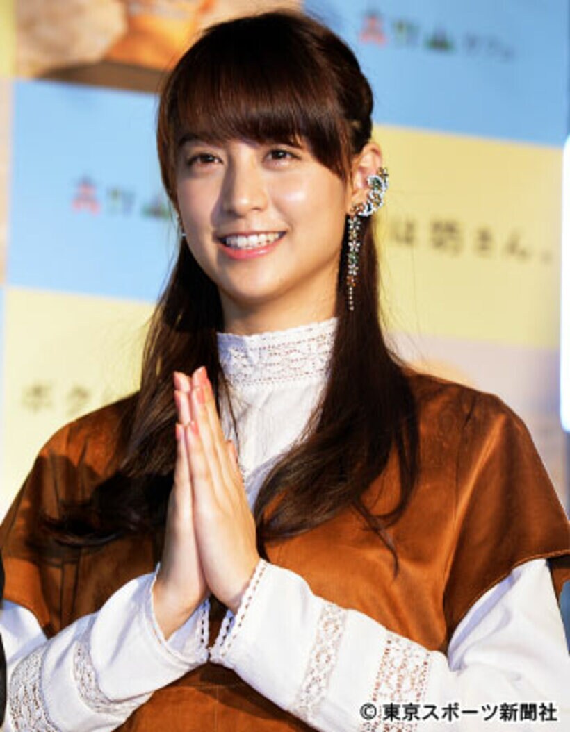 映画「ボクは坊さん。」の公開イベントに登場した山本美月