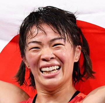  女児を出産した川井梨紗子（東スポWeb）