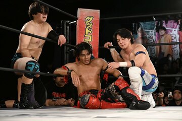 （左から）To-ｙ、武知海青、上野勇希